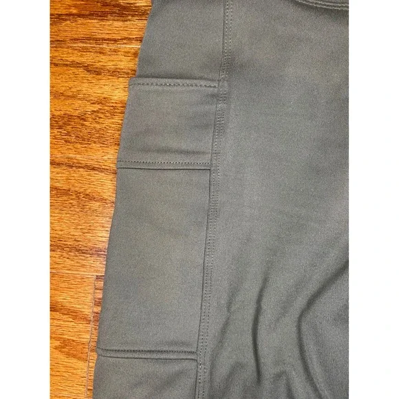 Eddie Bauer Green Legging Shorts with Pockets Size Small - Picture 3 of 7